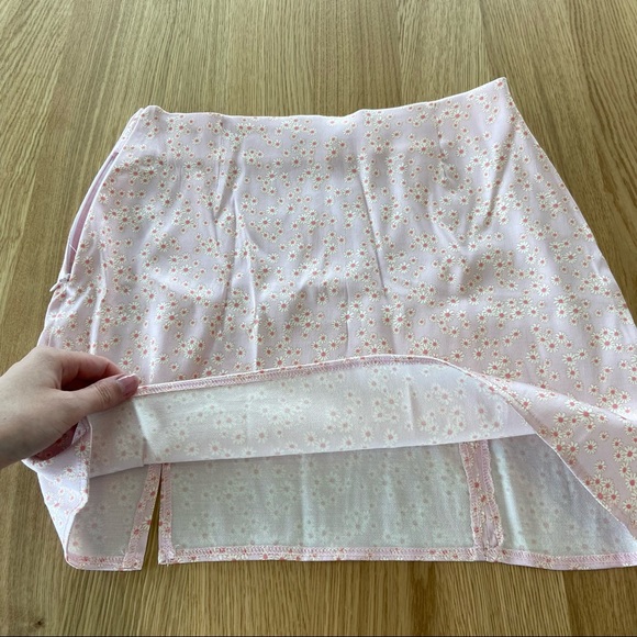 Zara Satin Flower Print Miniskirt - Picture 5 of 7